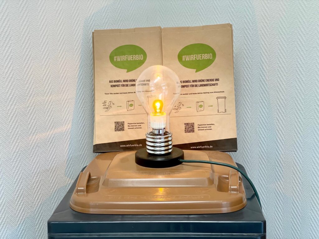 Biotonne mit Leuchtmittel